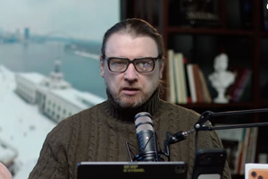 По данным нардепа Железняка, директором НВМК является давний товарищ Петрова