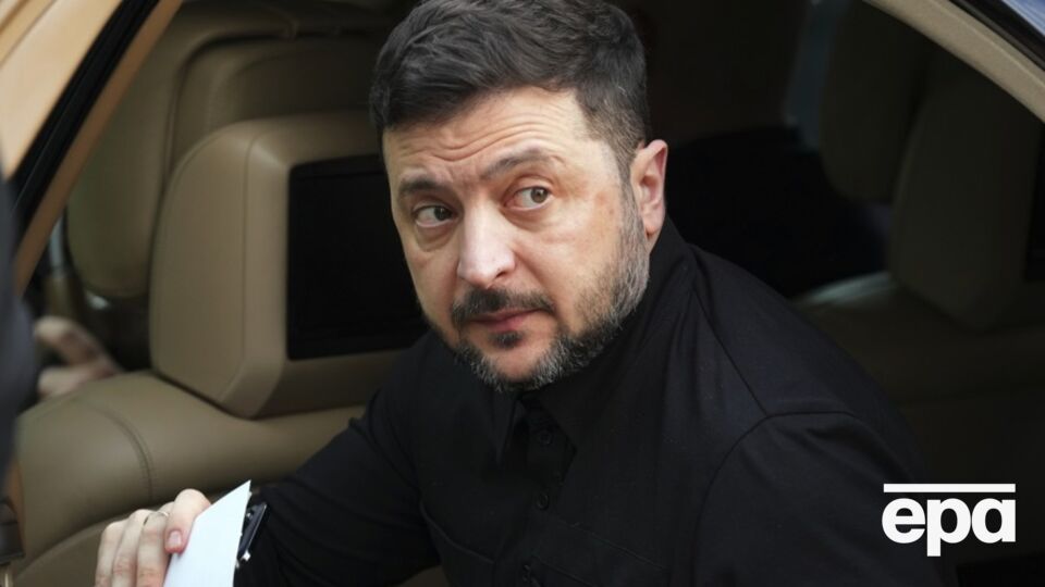 Зеленский заявил, что ему "очень сложно представить", как Украина с РФ может быть вместе в совете