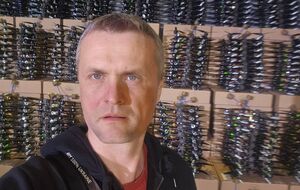 Радію останнім кадровим новинам про Павла Єлізарова. Але є в нього один страшний недолік