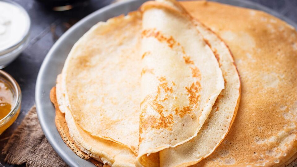 Для тіста візьміть чотири яйця