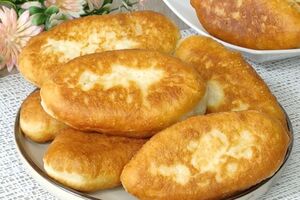 Пирожки нужно жарить на среднем огне