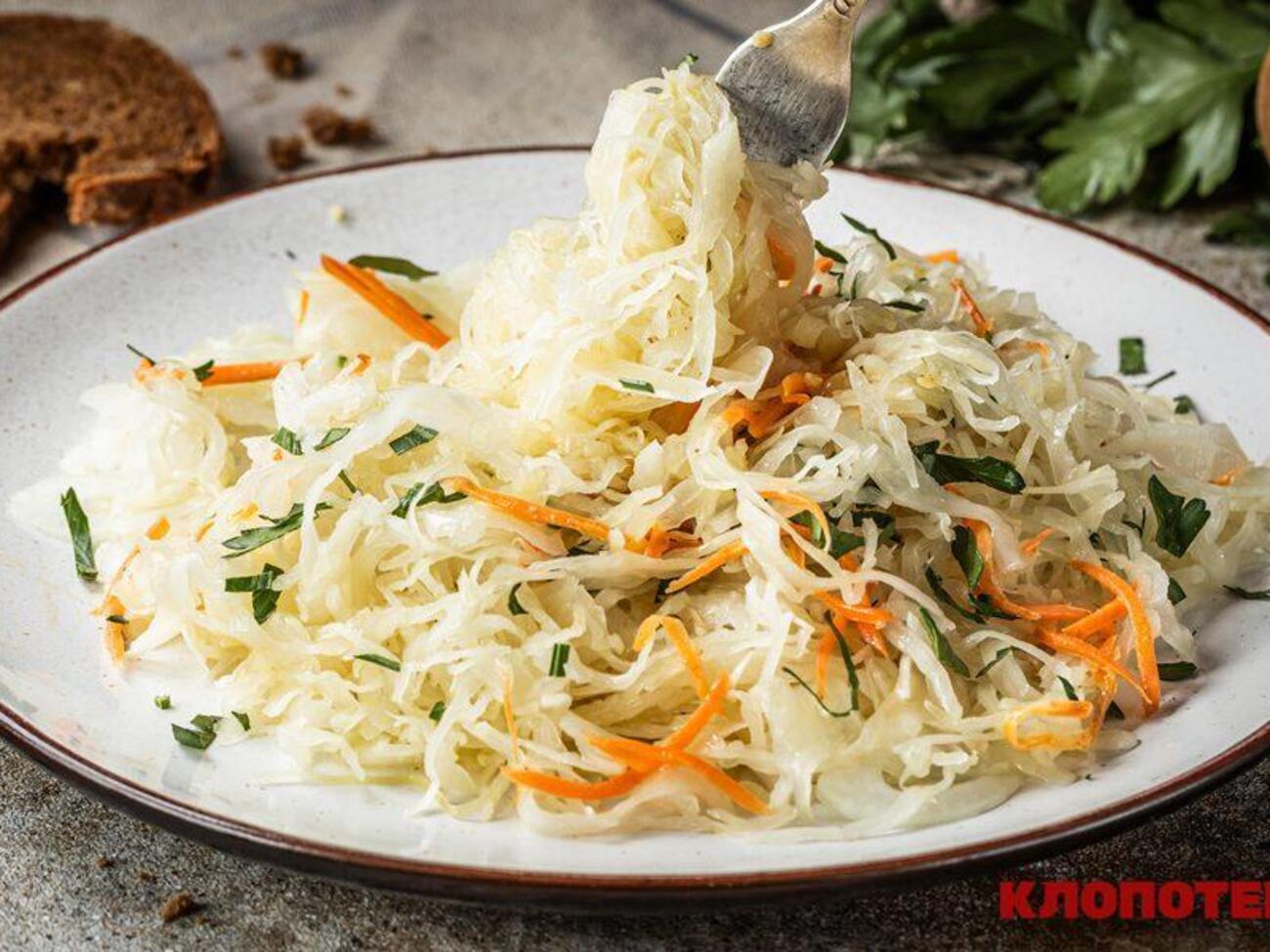 Такий салат стане доповненням до багатьох страв