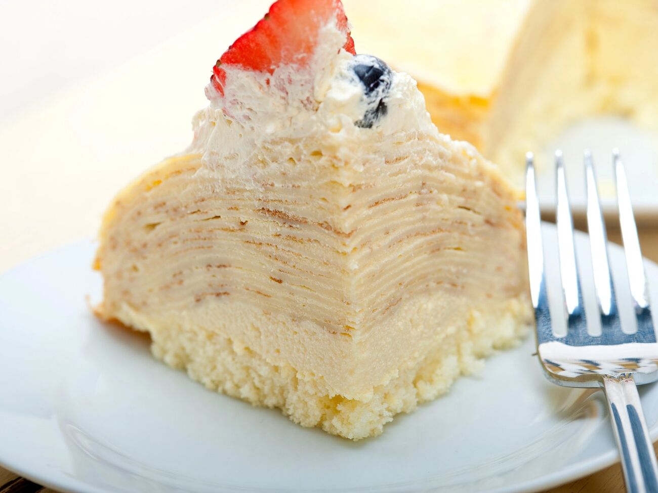 Блинчики перемазывают кремом