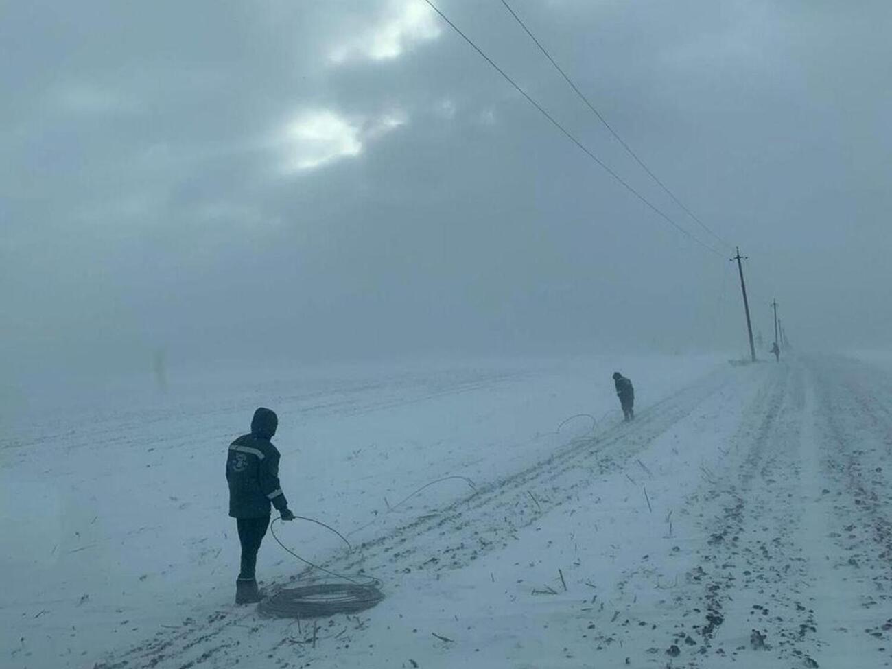 Працівники бригад аварійних служб працюють по дві-три доби без перерви, інформує нардеп