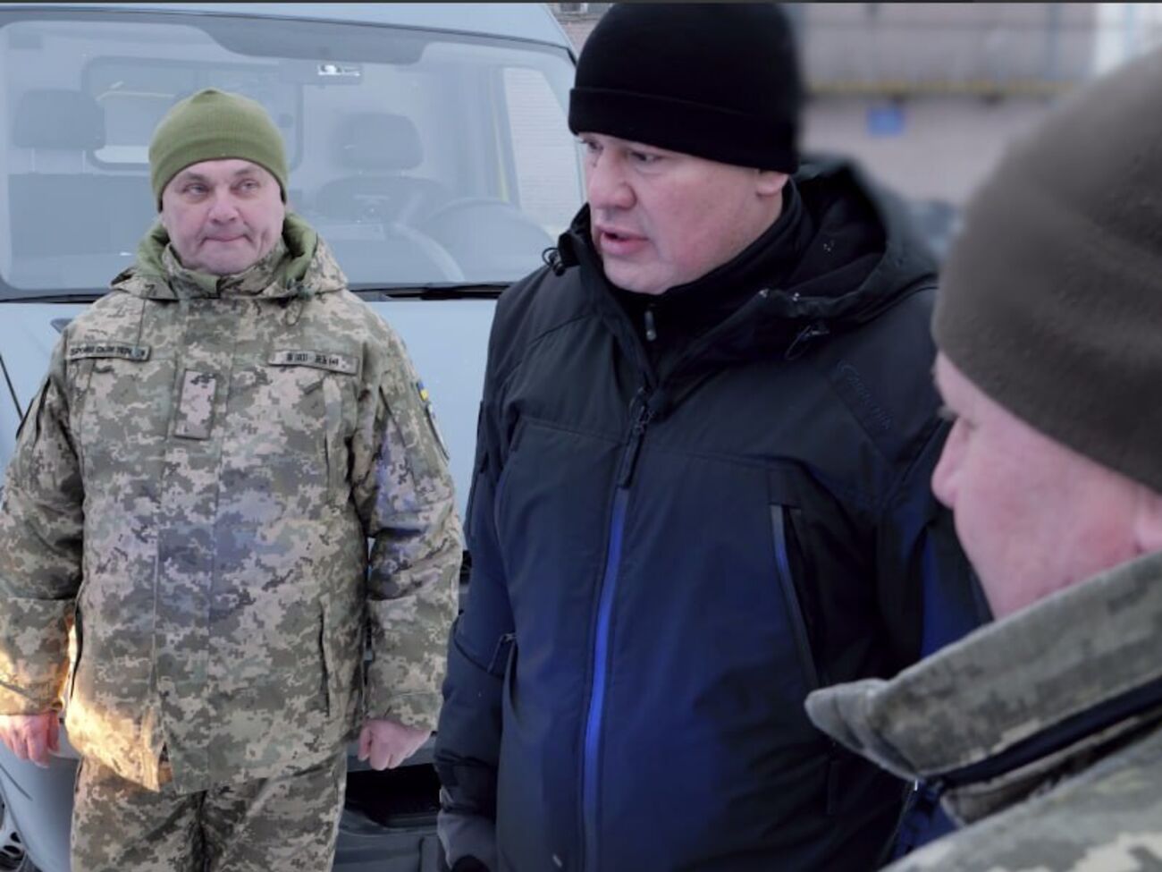 Волонтеры доставили "скорую" бойцам 20-го корпуса