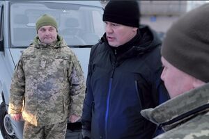 Волонтеры доставили "скорую" бойцам 20-го корпуса