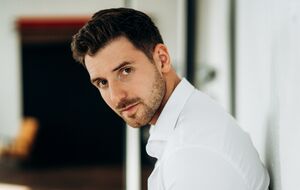 Текучев: Сім місяців тому в мене народився син Матвій, і для маленької дитини особливо важливі тепло, стабільні умови