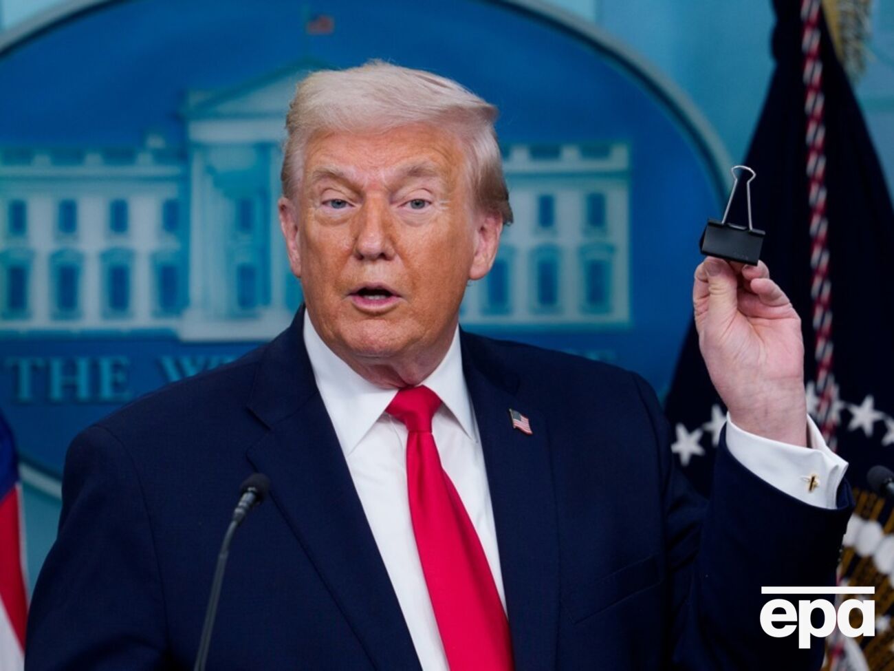 Трамп поскаржився, що йому не хочуть віддавати острів