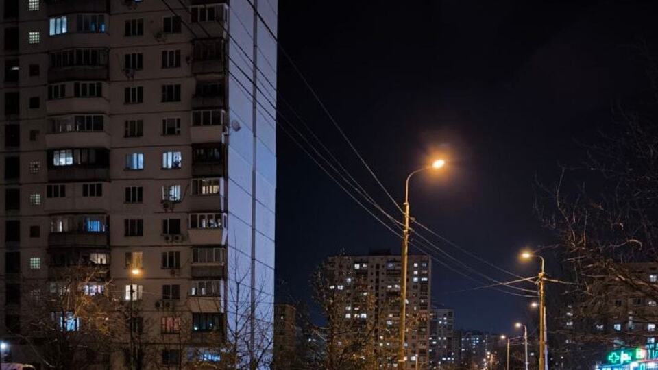 Енергетики заживили критичну інфраструктуру Києва, проте електрики для графіків бракує, зазначили у ДТЕК
