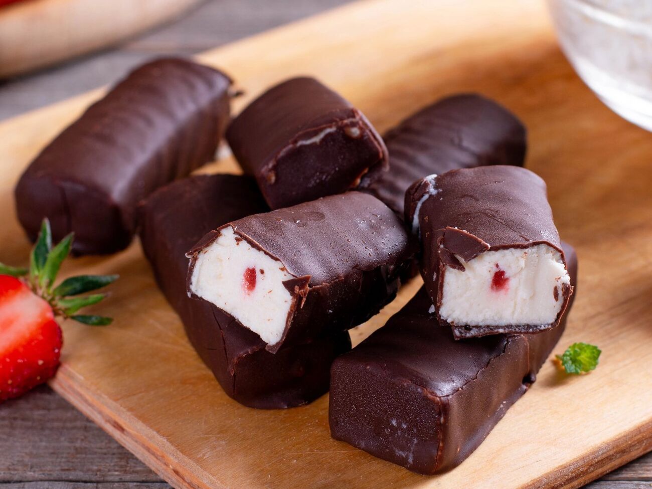 Для десерту можете взяти чисту воду або додати до неї лаванду