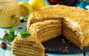 Для торта понадобится 280 г муки