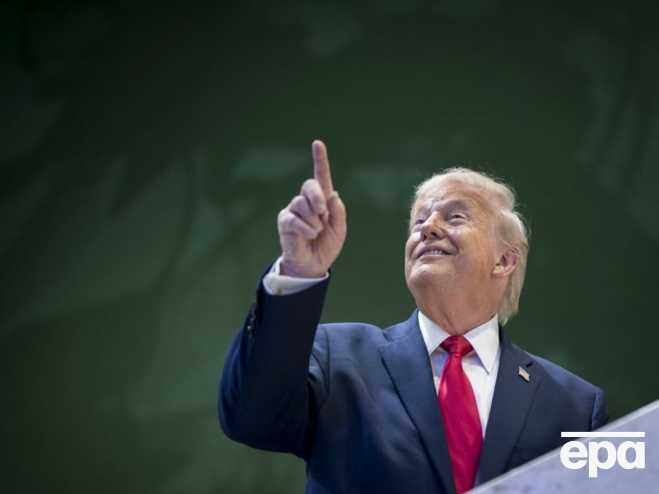 Ситуація навколо Трампа і Гренландії відсунула війну РФ проти України на другий план, зазначила Le Monde