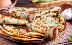 Млинці можна подавати зі сметаною