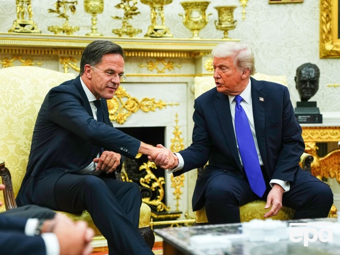 Рютте уговорил Трампа не аннексировать датский остров, пишет Axios