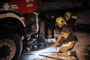 Четверых работников ГСЧС президент Украины наградил орденами "За мужество" ІІІ степени