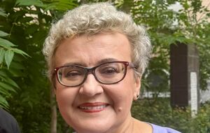 Є єдина країна, яку б'ють-б'ють, як золоте яйце, і все ніяк розбити не можуть