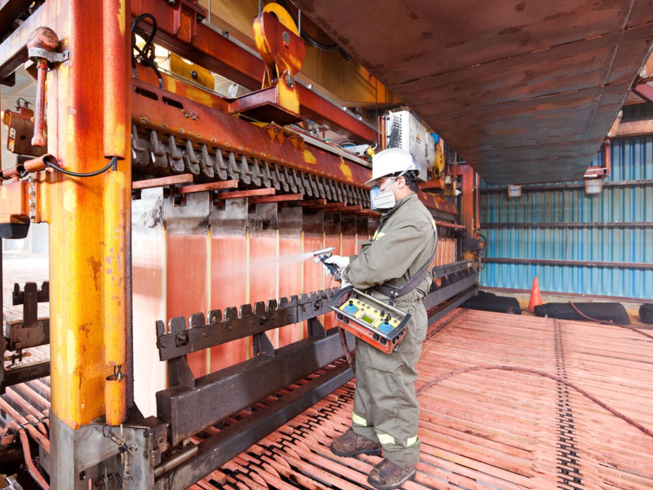 Першим кроком стане припинення подальшого зростання боргів, вказано у статті