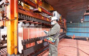 Першим кроком стане припинення подальшого зростання боргів, вказано у статті