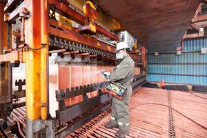 Першим кроком стане припинення подальшого зростання боргів, вказано у статті