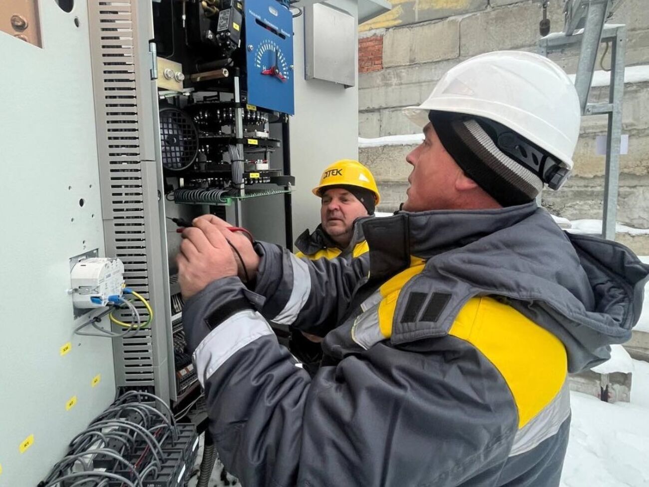 Дополнительная связь поможет обслуживанию потребителей в условиях сложной ситуации в энергосистеме, пишет ДТЭК