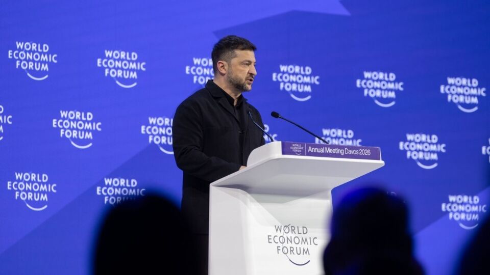 2025 год прошел в разговорах о дальнобойном вооружении для Украины, но теперь их нет, отметил в Давосе Зеленский