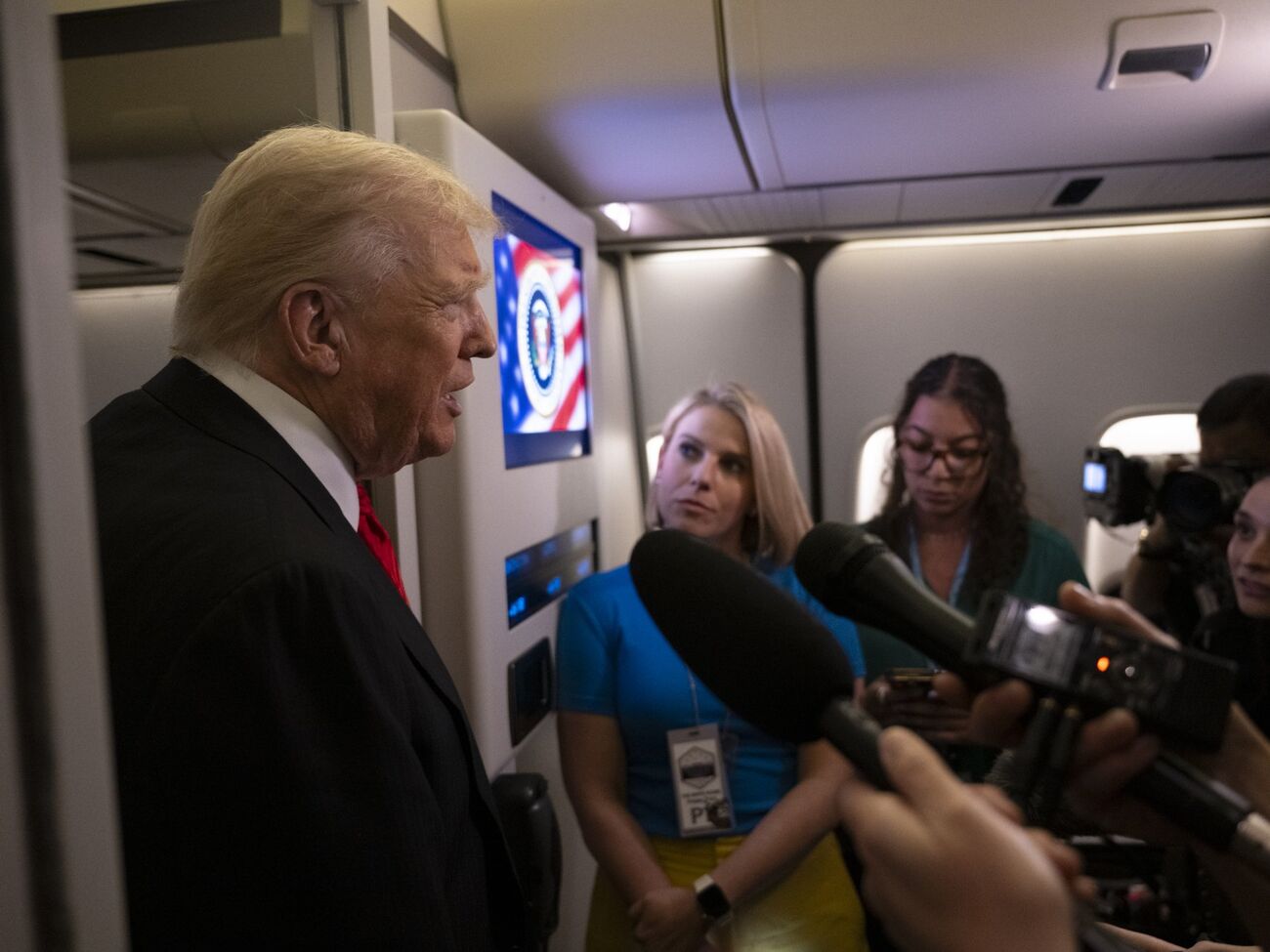 Трамп повідомив, що "вживає багато аспірину"