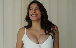 Бех-Романчук: Подбираем образ на беременный животик для вечернего свидания