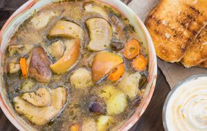 Юшку подають гарячою