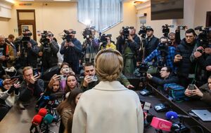 Те, як влада України веде політично чутливі розслідування, матиме наслідки далеко за межами поточної кризи, ідеться у статті IBT