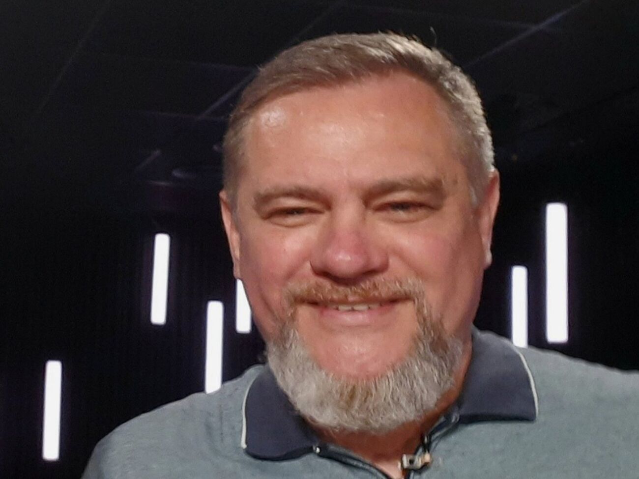 Старий дід Трамп відчував, як молодий красень перемкнув на себе увагу виборців