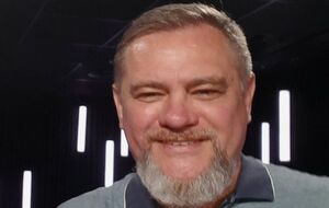 Старий дід Трамп відчував, як молодий красень перемкнув на себе увагу виборців