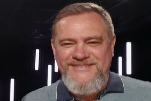 Старый дед Трамп чувствовал, как молодой красавец переключил на себя внимание избирателей