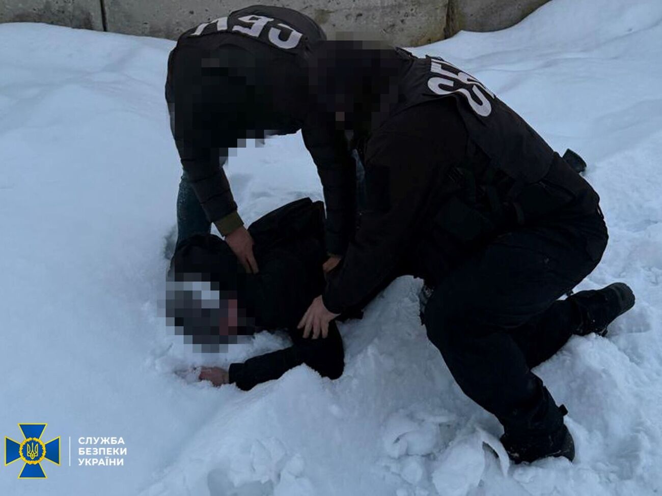 Затриманих підозрюють у зборі інформації про об'єкти військової і критичної інфраструктури України