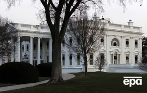 Белый дом опубликовал фото протестующей, измененное ИИ