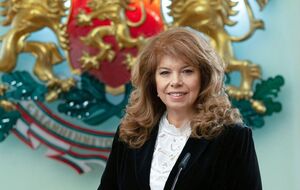 Ранее Йотова была вице-президентом страны