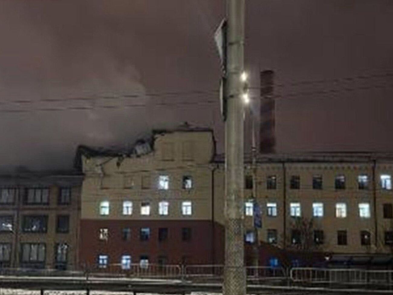 Во время ночной атаки серьезно пострадала кондитерская фабрика Roshen, рассказал Порошенко