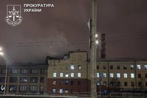 Во время ночной атаки серьезно пострадала кондитерская фабрика Roshen, рассказал Порошенко