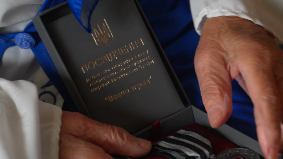 Почесні нагрудні знаки "Вовча зграя" здобуло троє ветеранів ОУН-УПА