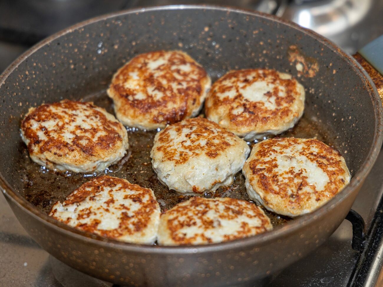 Этот рецепт является польским вариантом приготовления котлет