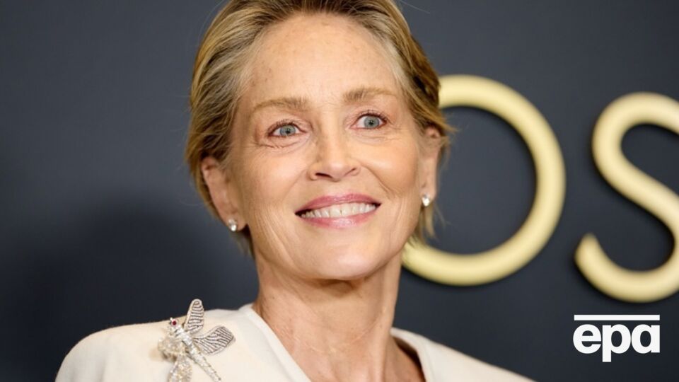 Стоун у минулому році придбала картину українського художника й не стримала свого захоплення українською культурою