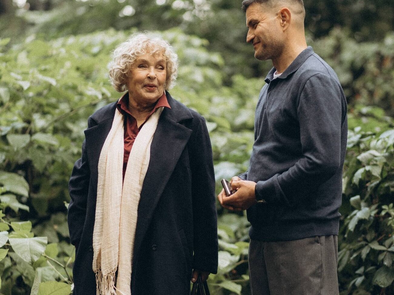 Для десерта возьмите 200 г сахара и 100 г глюкозного сиропа