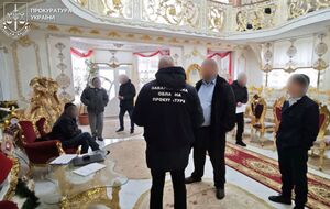 Депутату инкриминируют предоставление заведомо недостоверной декларации и легализацию доходов, полученных преступным путем