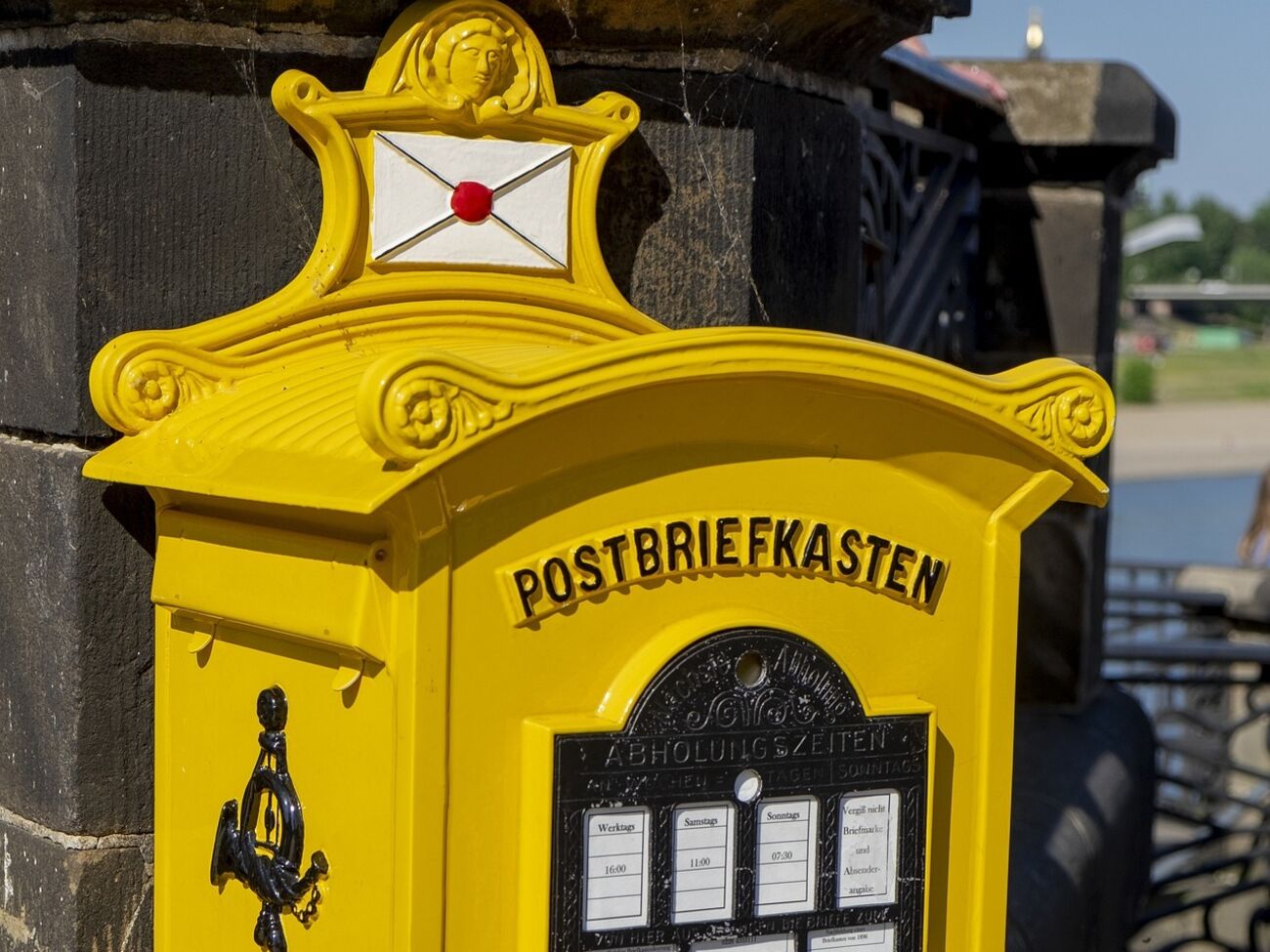 Посилки легко дійшли до РФ із Німеччини, пише ЗМІ