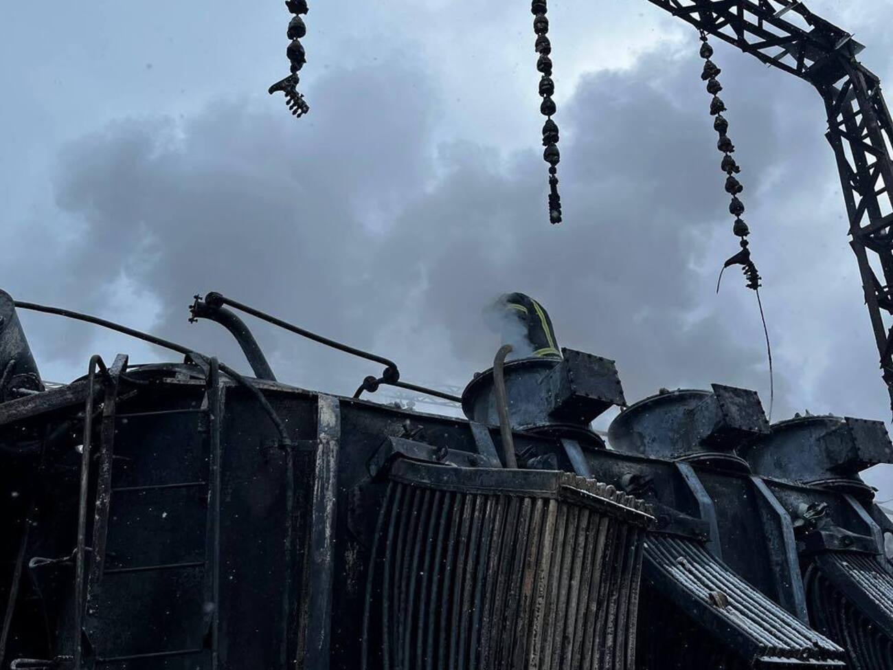 Репортери показали стан ТЕС після обстрілів