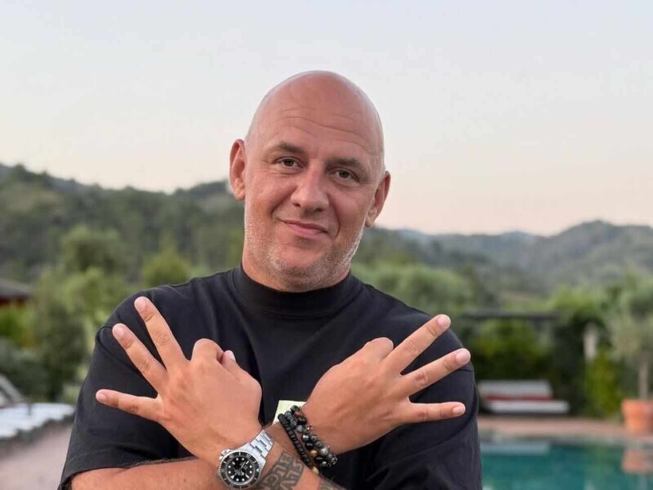 Потап с осени 2023 года живет за границей