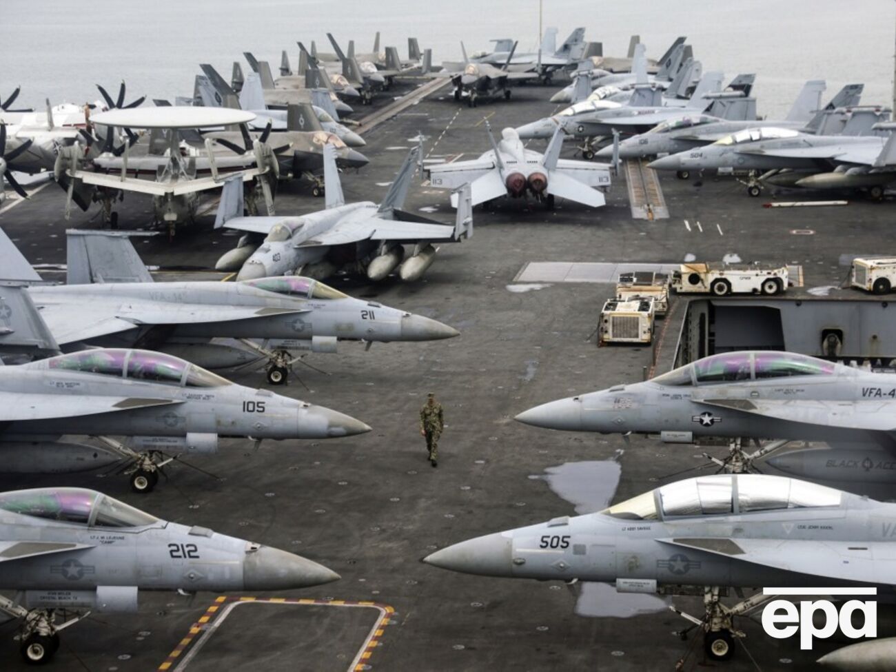 Невдовзі в операційну зону може зайти авіаносець USS Abraham Lincoln, пише ЗМІ