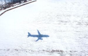 За даними FAA, на борту літака, який розбився у США, було вісім осіб