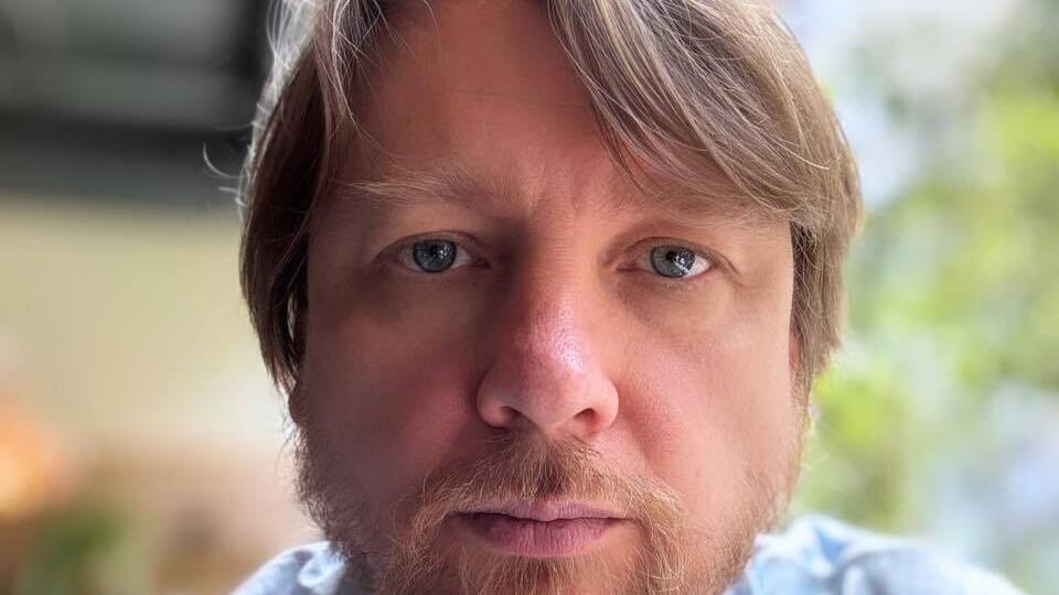 Директора "Исландии" называют "правой рукой" "черного" политтехнолога Владимира Петрова