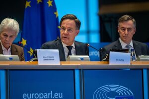 Рютте зазначив, що деякі з європейських країн мають у своєму розпорядженні великі запаси перехоплювачів