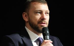 На сайті Інтерполу не обов'язково виставляти "червону картку", зазначив Клименко